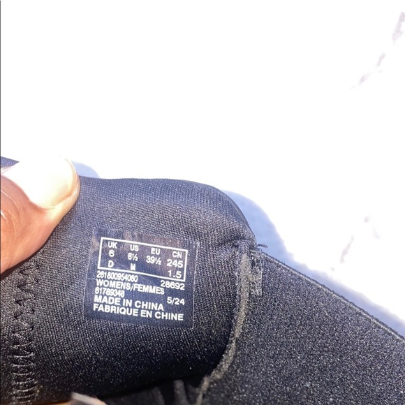 Clarks Black Ankle Boots Classic Style Comfort - Picture 13 of 13